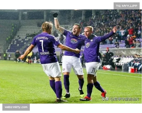 德甲联赛降级区竞争激烈 仅三分差距涉及多支球队命运